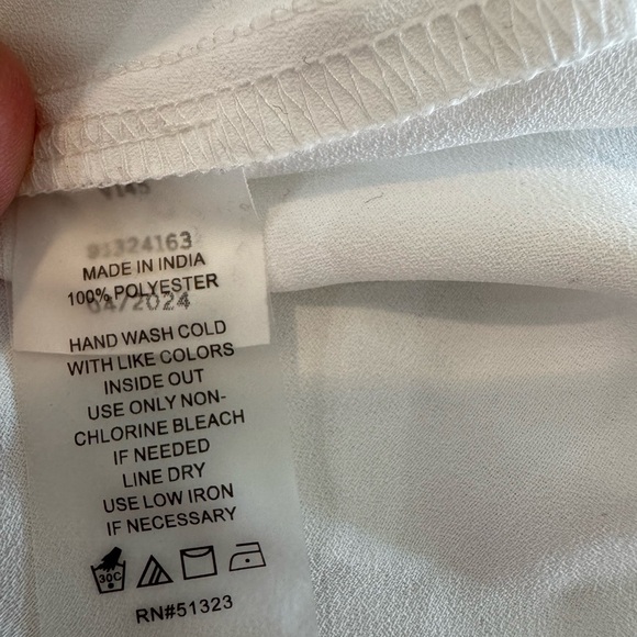 VINCE CAMUTO Crystal Embellished Crepe Button-Up Shirt Sz S White NWT - Picture 9 of 13